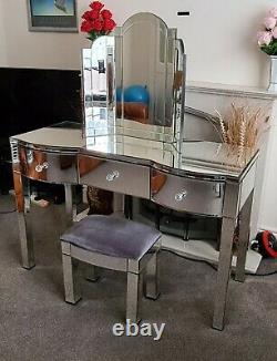 Canzano Mirrored Dressing Table Set