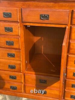 Large modern chest of drawers with mirror dressing table Bedroom Storage