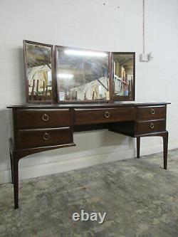 Late 20th Century Stag Minstrel Mahogany Five Drawer Dressing Table with Mirrors