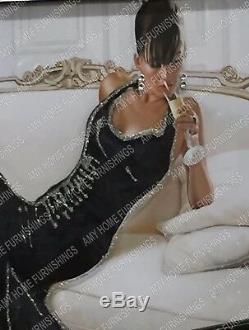 Figuratif / Dame En Robe Noire Avec Des Cristaux Liquides, Art & Cadre De Miroir