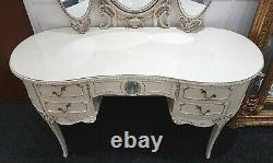 Français Louis Kidney Shaped Glass Top Ivory & Gold Dressing Table Avec Miroirs