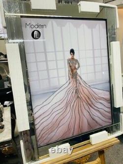 Lady Stupéfiante En Rose Image De Robe Fluide Dans Cadre Miroir, Image D'art Glitter