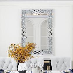 Miroir décoratif mural rectangle avec éclats de cristaux étincelants et accents en diamants concassés.