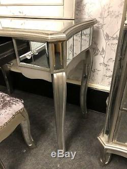 Set Of Antique Style Verre Mirrored Argente Coiffeuse Avec Tabouret Et Miroir