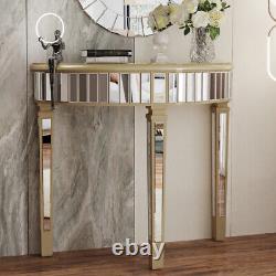 Table console en argent avec miroir biseauté, table de toilette en demi-lune avec miroir, hall d'entrée, Royaume-Uni.