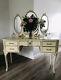 Vintage French Louis Style Table De Dressing Et Triple Miroir Nouveau Plateau En Verre